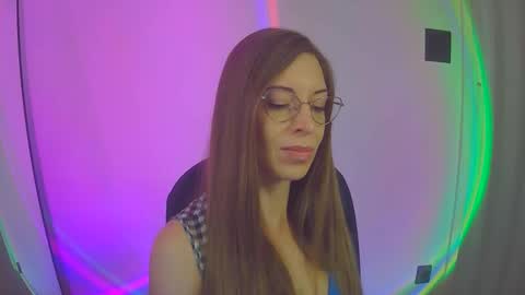 Snapshot of larawintersxxx chatting on October 10, 11:09 pm larawintersxxx online show from October 10, 11:09 pm