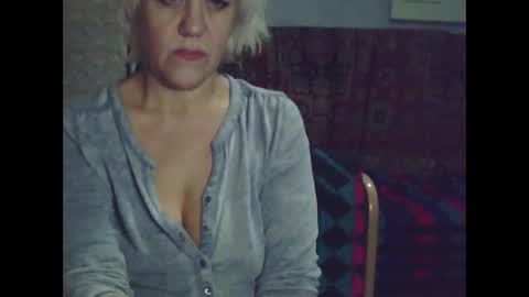 larisaq4ugo24 online show from January 22, 7:13 pm