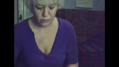 larisaq4ugo24 online show from January 9, 7:50 pm