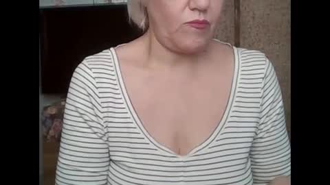 larisaq4ugo24 online show from September 24, 10:36 am