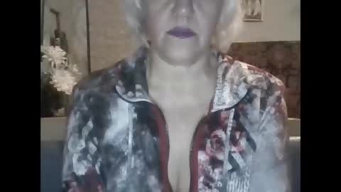 larisaq4ugo24 online show from November 16, 5:24 pm