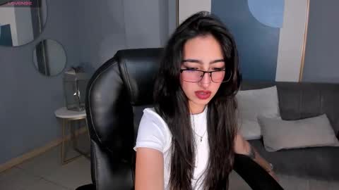 Snapshot of larisasmirnov chatting on September 29, 1:11 am Larisa Smirnov online show from September 29, 1:11 am