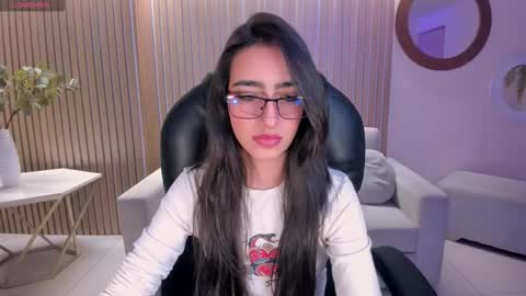 Snapshot of larisasmirnov chatting on September 27, 5:36 am Larisa Smirnov online show from September 27, 5:36 am