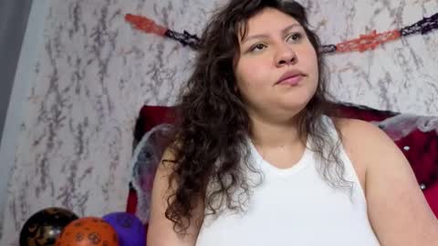 Snapshot of larissa_antonella chatting on October 19, 4:58 am larissa_antonella online show from October 19, 4:58 am