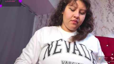 Snapshot of larissa_antonella chatting on October 6, 5:02 am larissa_antonella online show from October 6, 5:02 am