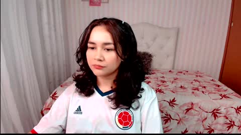 Snapshot of larissalove_doll chatting on February 7, 10:20 pm Larissas online show from February 7, 10:20 pm