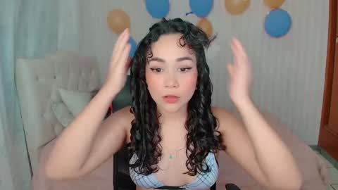 Snapshot of larissalove_doll chatting on October 21, 9:41 pm Larissas online show from October 21, 9:41 pm