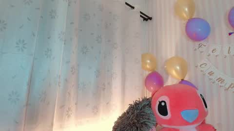 Snapshot of larissalove_doll chatting on October 10, 11:31 pm Larissas online show from October 10, 11:31 pm