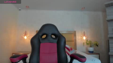  MIA  online show from December 7, 12:24 pm