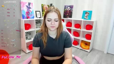 Snapshot of lasly_fox chatting on March 4, 12:18 am Leslie GTM2 Mon Tue Sat 0300am-1000am Thu and Sun 0900am-1600pm. online show from March 4, 12:18 am