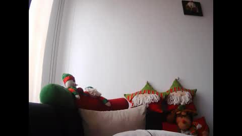 latiinvenushot online show from December 22, 3:15 pm