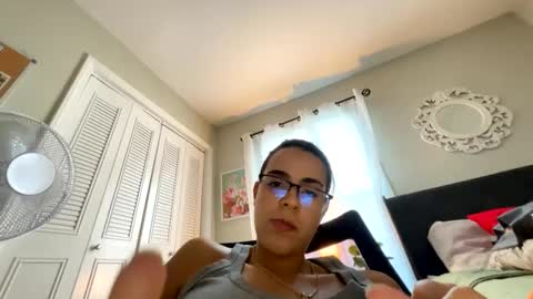 Snapshot of latina989 chatting on September 9, 10:42 pm latina989 online show from September 9, 10:42 pm
