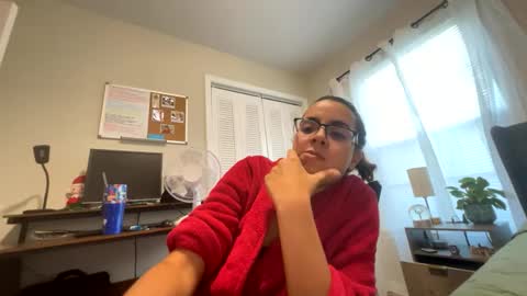 Snapshot of latina989 chatting on September 10, 10:54 pm latina989 online show from September 10, 10:54 pm