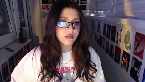 miiiiiiaaaa online show from January 19, 1:44 pm