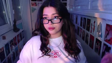 miiiiiiaaaa online show from January 18, 1:29 pm