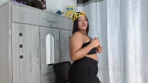 latina_queen0 online show from July 16, 3:00 am