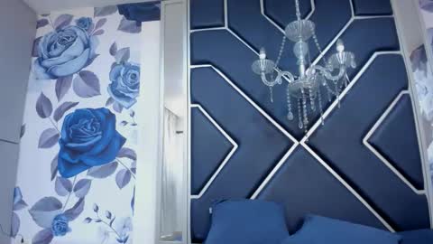 EMMA   online show from November 12, 6:28 pm