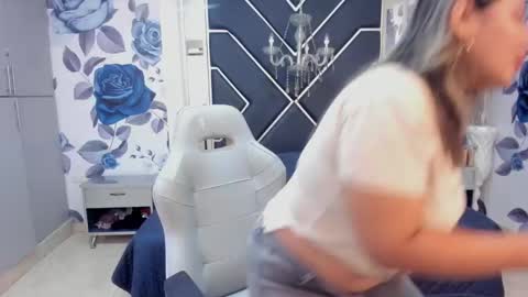 Snapshot of latinaholequeen chatting on October 6, 2:23 pm EMMA online show from October 6, 2:23 pm