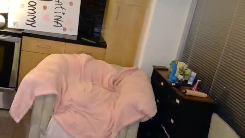 latinamommysilvana online show from February 27, 1:27 am