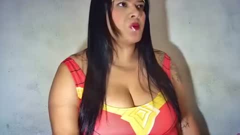 Snapshot of latincurvy1992 chatting on November 1, 4:27 am latincurvy1992 online show from November 1, 4:27 am