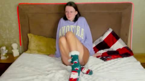 latoriacosner online show from January 12, 8:30 am