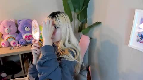 laukyubey1 online show from October 27, 8:47 pm