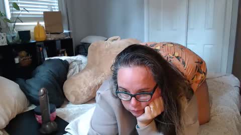 LauLauMa online show from October 29, 3:36 pm