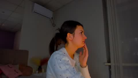 Laura online show from December 9, 6:13 am