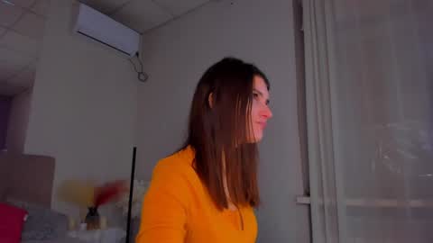 Laura online show from December 8, 6:33 am