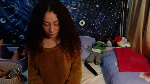 Snapshot of laura_anal_ chatting on December 4, 3:15 am Wen online show from December 4, 3:15 am
