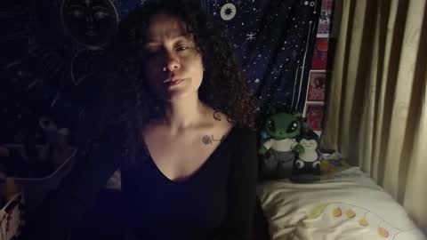 Snapshot of laura_anal_ chatting on February 5, 2:19 am Wen online show from February 5, 2:19 am