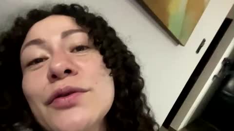 Snapshot of laura_anal_ chatting on December 24, 1:59 am Wen online show from December 24, 1:59 am