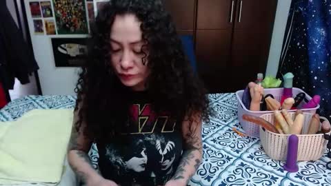 Snapshot of laura_anal_ chatting on September 17, 5:11 pm Wen online show from September 17, 5:11 pm