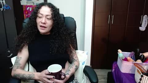 Snapshot of laura_anal_ chatting on January 27, 6:52 pm Wen online show from January 27, 6:52 pm