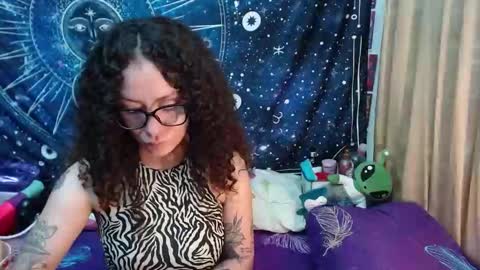 Snapshot of laura_anal_ chatting on January 20, 11:21 pm Wen online show from January 20, 11:21 pm