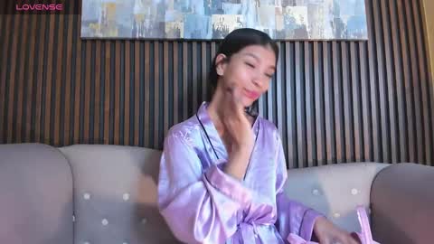 Laura online show from December 4, 1:09 pm