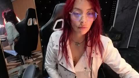 laura_b_ online show from May 30, 3:37 am