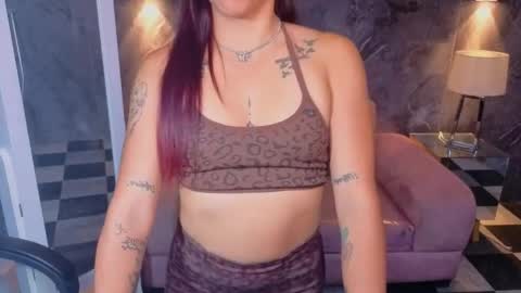 laura_b_ online show from April 21, 3:13 am