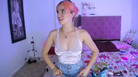 LAURA online show from December 9, 2:06 pm
