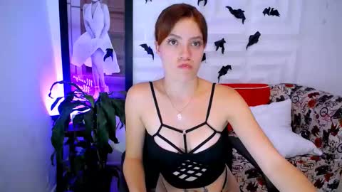 Snapshot of laura_candy02 chatting on October 25, 6:04 pm LAURA online show from October 25, 6:04 pm