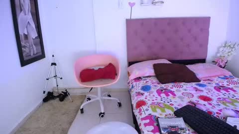 LAURA online show from December 5, 1:49 pm
