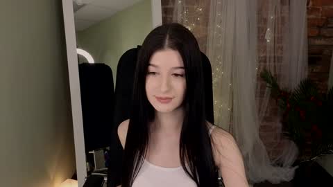 Snapshot of laura_coy chatting on December 24, 8:49 pm Laura online show from December 24, 8:49 pm