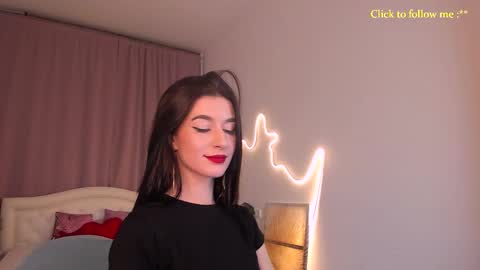 Laura online show from January 9, 8:24 pm