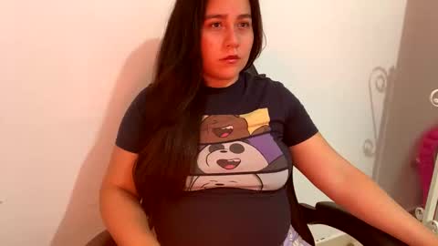 Snapshot of laura_d23 chatting on September 19, 12:42 am laura online show from September 19, 12:42 am