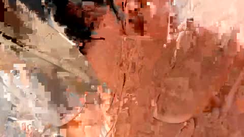 Snapshot of laura_d23 chatting on January 20, 3:15 am laura online show from January 20, 3:15 am