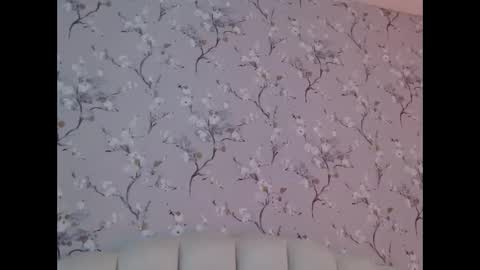 Snapshot of laura_d23 chatting on December 9, 5:51 am laura online show from December 9, 5:51 am