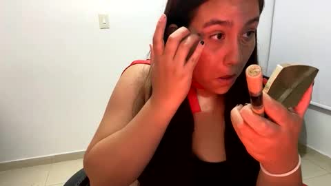 Snapshot of laura_d23 chatting on November 1, 10:58 pm laura online show from November 1, 10:58 pm