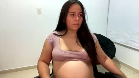 Snapshot of laura_d23 chatting on October 23, 11:55 pm laura online show from October 23, 11:55 pm