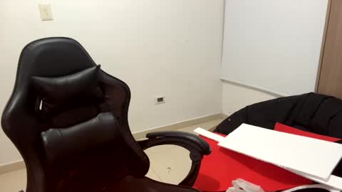 laura online show from November 21, 2:13 am