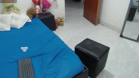 Snapshot of laura_foxx2379 chatting on September 27, 1:46 am laura_foxx2379 online show from September 27, 1:46 am